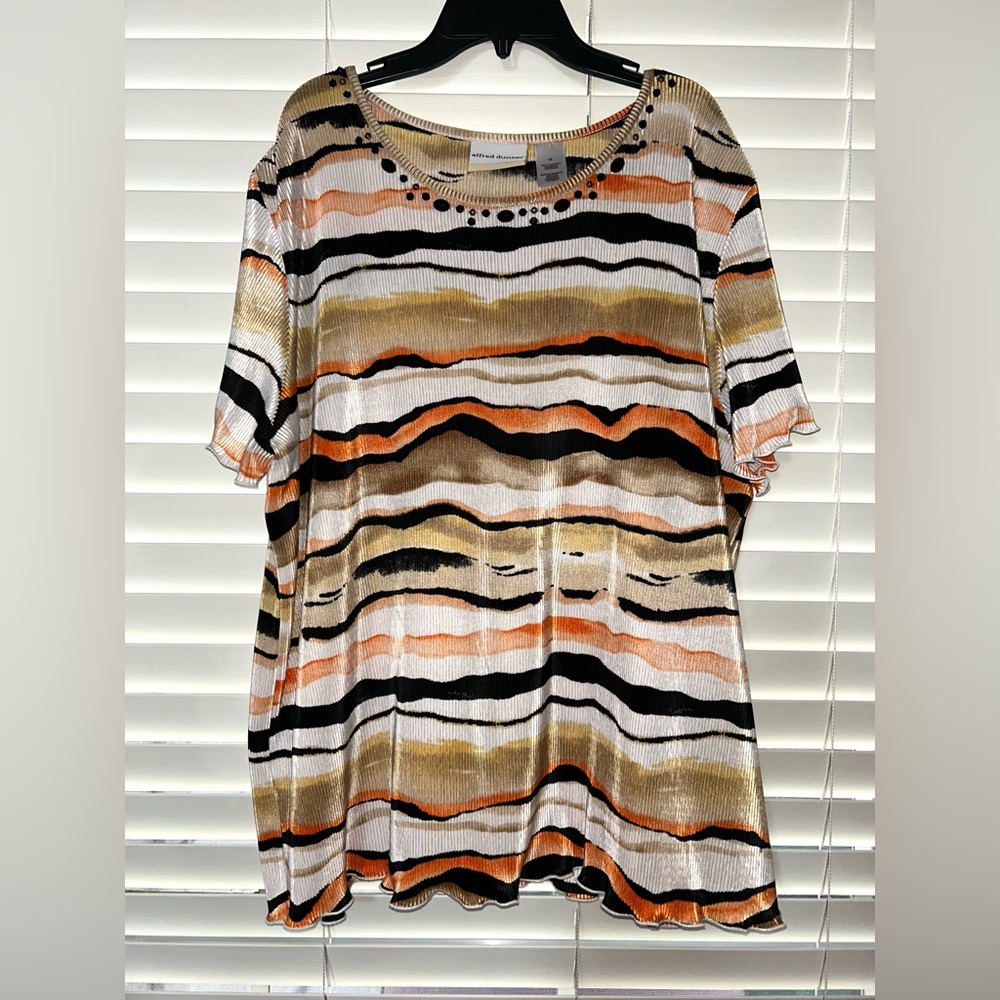Wavy Striped Plus Size Blouse